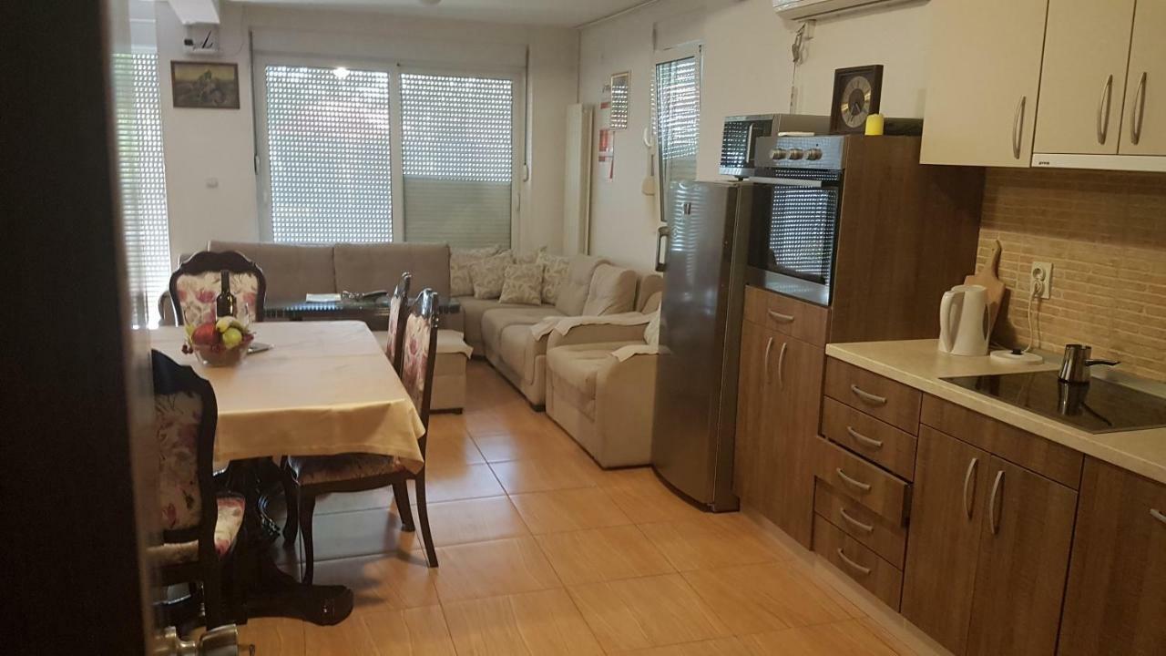 Apartmani Neda Bane Петровац Экстерьер фото