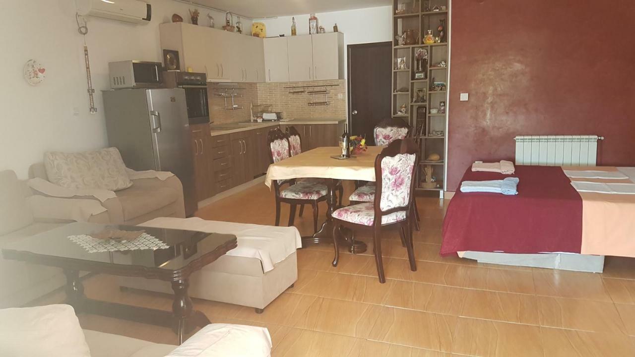 Apartmani Neda Bane Петровац Экстерьер фото